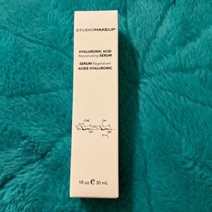 STUDIOMAKEUP. Hyaluronic Acid Rejuvenating Serum